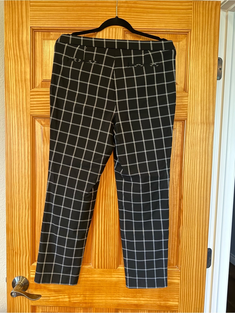 Anne Klein Black & White Windowpane Cropped Pants Size 10